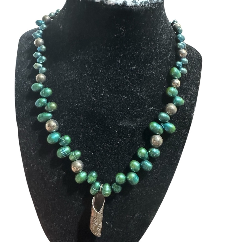 Elegant Green and Silver Beaded Necklace 925